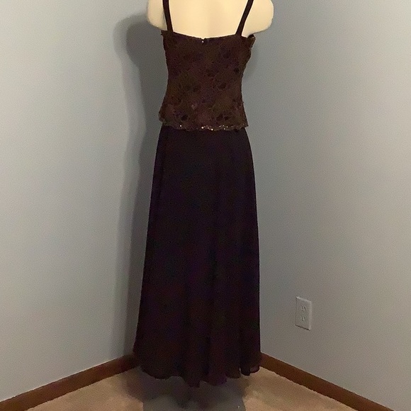 Karen Miller Chiffon dress/gown. Size 6 - Picture 11 of 15